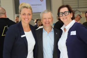 Gastgeber und Veranstalter des Business-Frühstücks in Bad Honnef beim Netzwerken.
